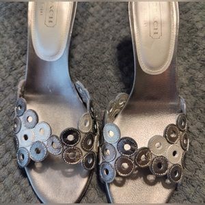 Beautiful Coach Dress up dress down Sandals with heel in Blane Silver Grey EUC
